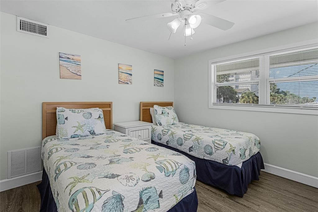 6020 MIDNIGHT PASS ROAD 49 photo 19