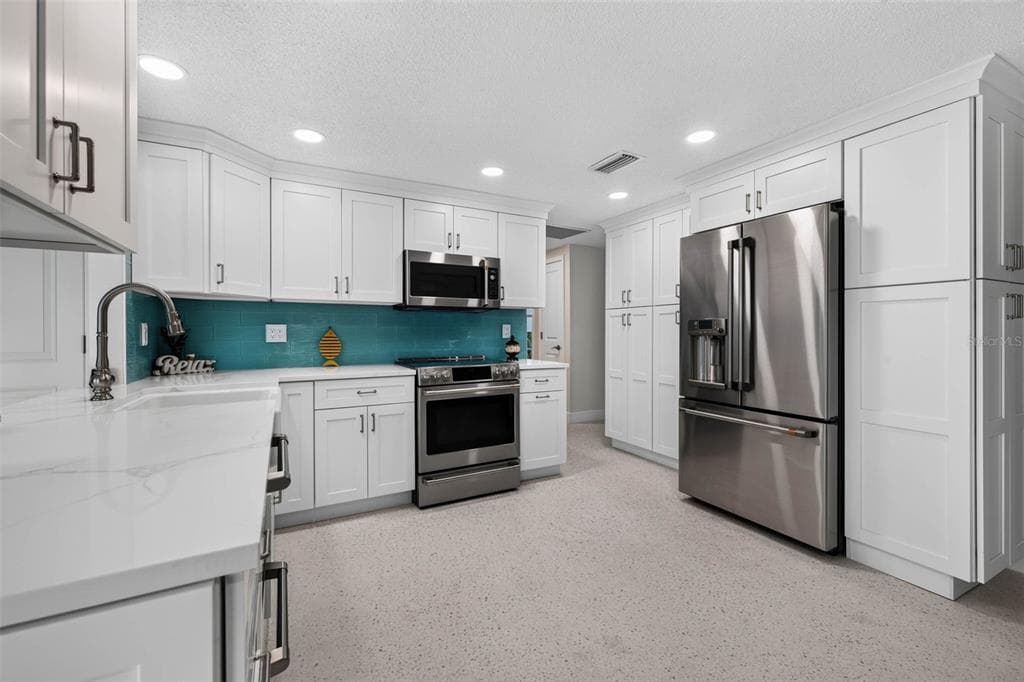 13626 JENNITA DRIVE photo 7