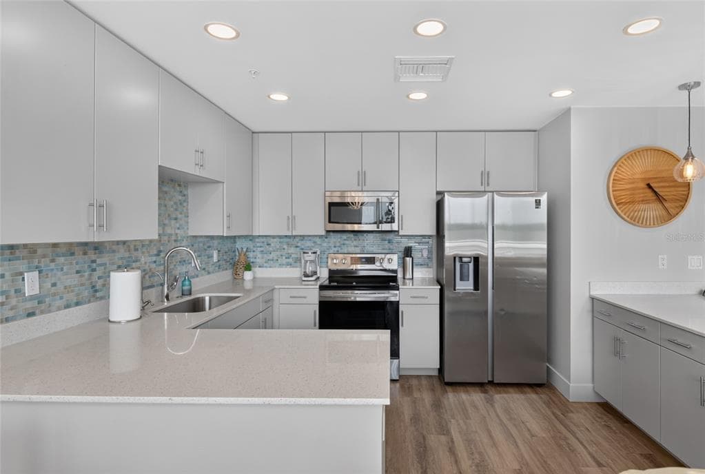 1709 N TAMIAMI TRAIL 505 photo 6