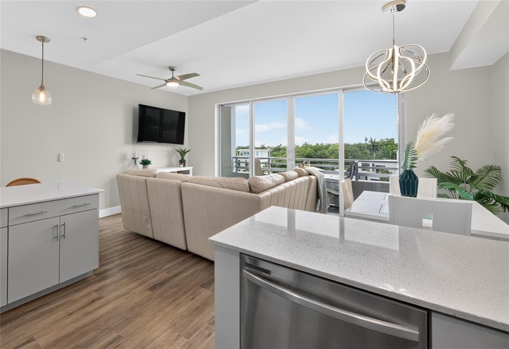 1709 N TAMIAMI TRAIL 505 photo 7