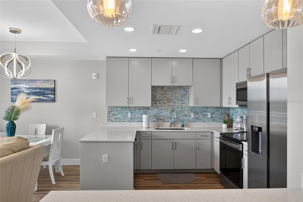 1709 N TAMIAMI TRAIL 505 photo 5
