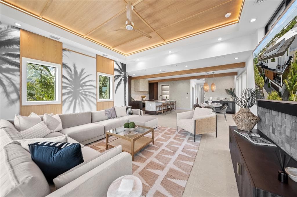 411 PALM AVENUE photo 8