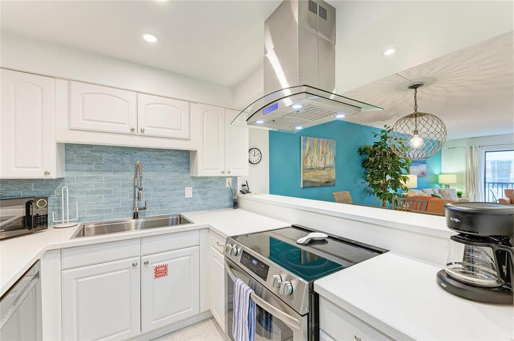 6157 MIDNIGHT PASS ROAD E12 photo 2