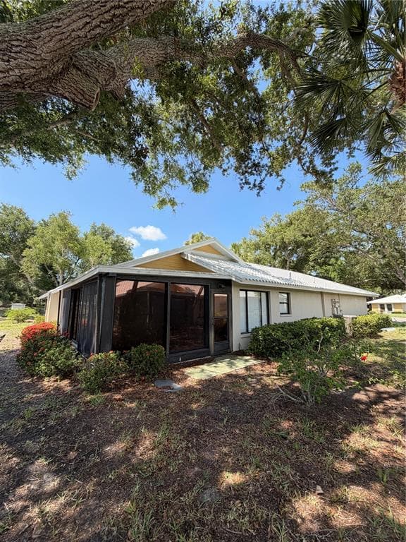 339 PEMBROKE LANE S 228 photo 24