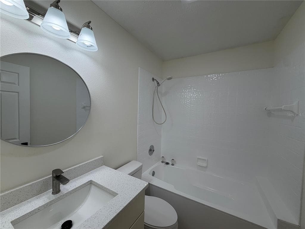 339 PEMBROKE LANE S 228 photo 10