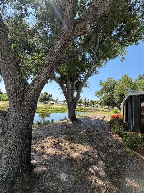 339 PEMBROKE LANE S 228 photo 25