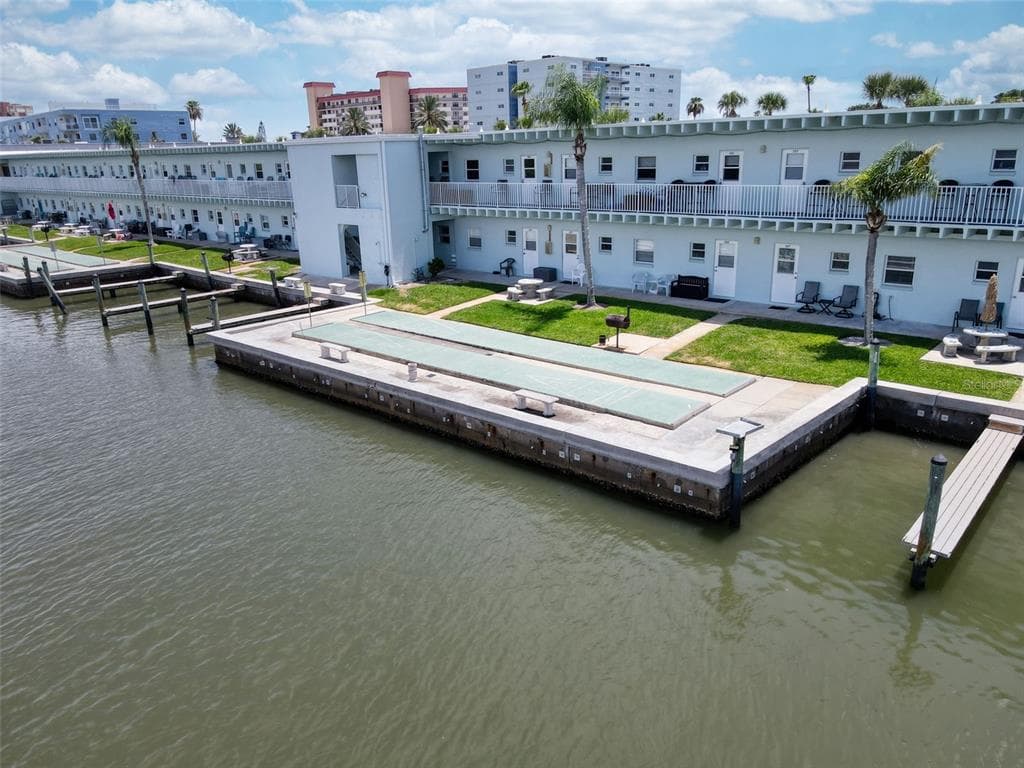 18399 GULF BOULEVARD 364 photo 2