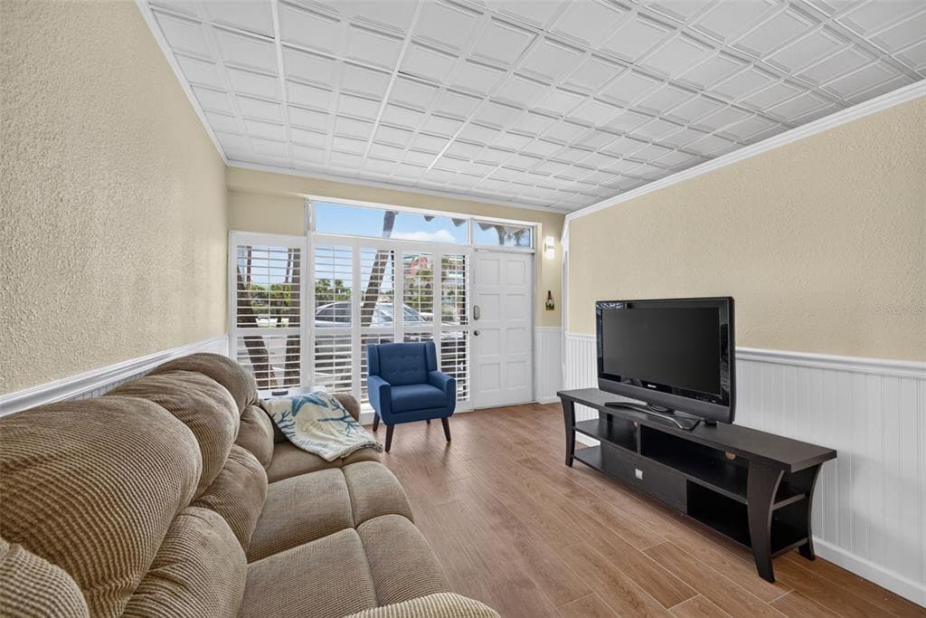 18399 GULF BOULEVARD 364 photo 4