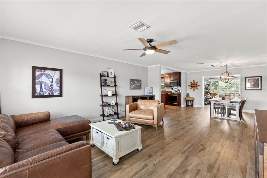 805 WELLINGTON DRIVE photo 5
