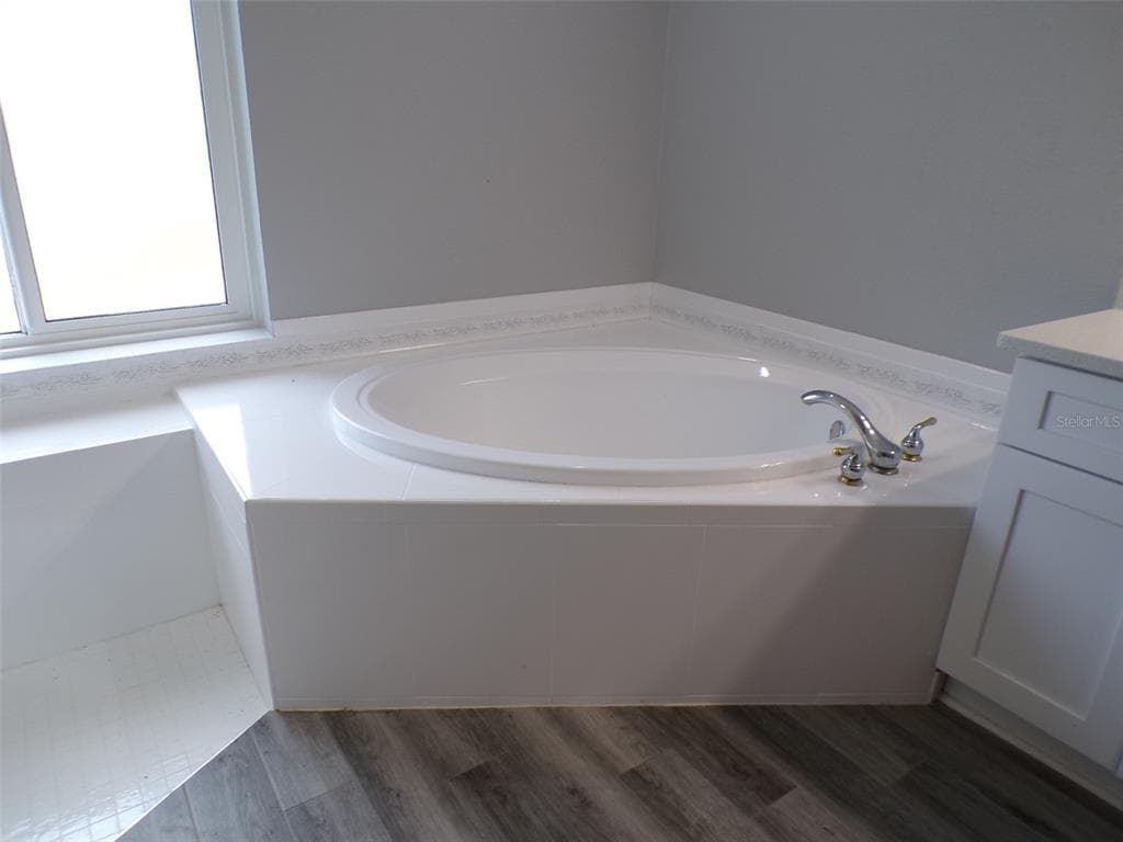 1077 ROTONDA CIRCLE photo 17