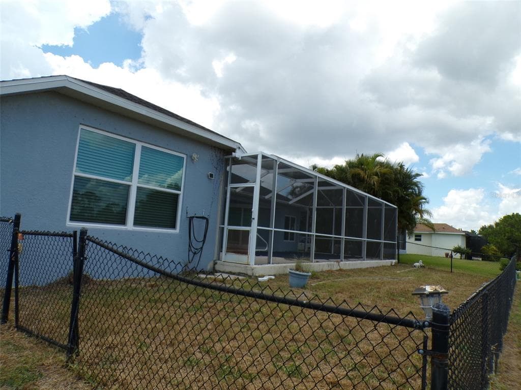 1077 ROTONDA CIRCLE photo 24