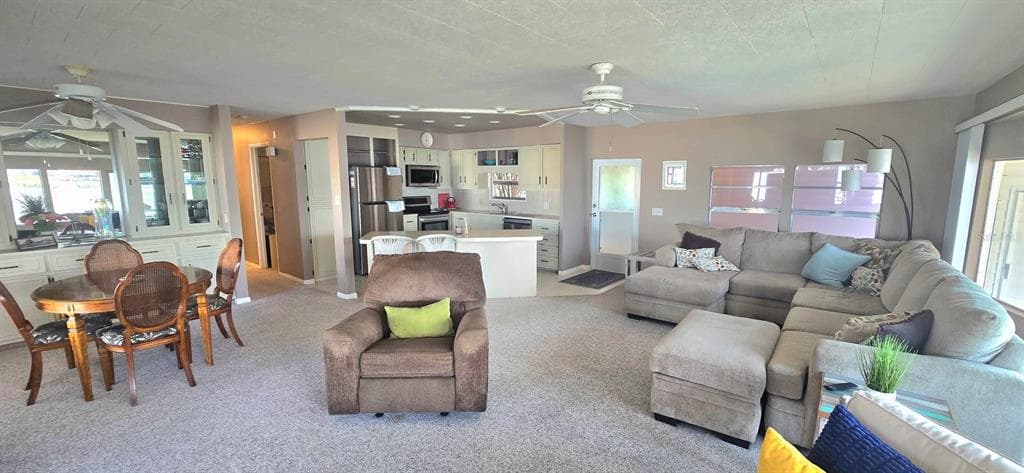 271 COLONIAL BOULEVARD 11 photo 7