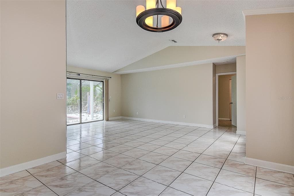 2876 LAKE VALENCIA BOULEVARD E photo 17