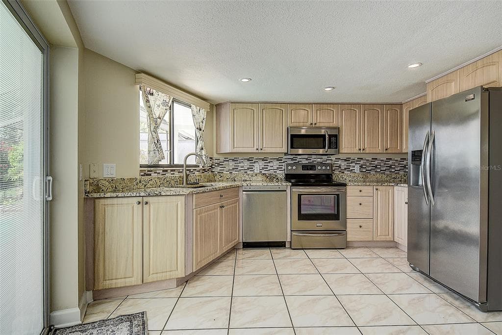 2876 LAKE VALENCIA BOULEVARD E photo 7
