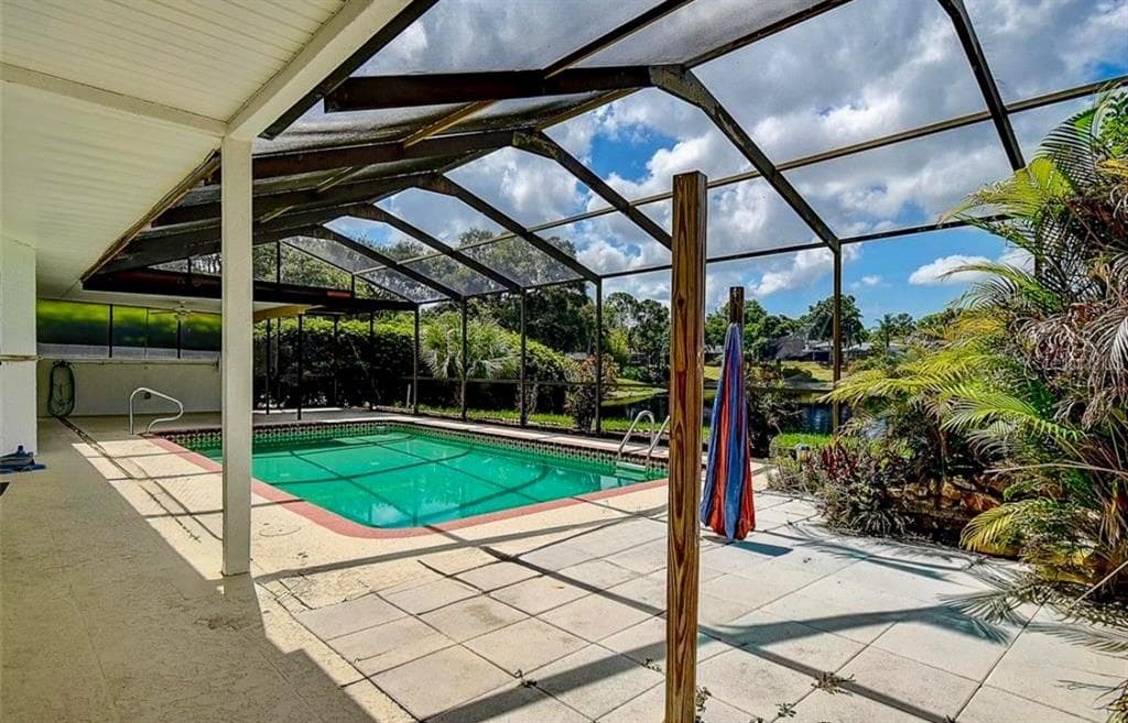 2876 LAKE VALENCIA BOULEVARD E photo 3