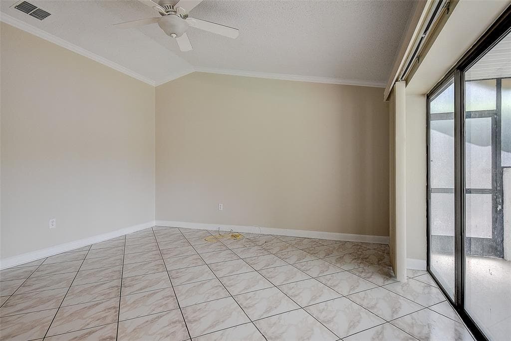 2876 LAKE VALENCIA BOULEVARD E photo 21