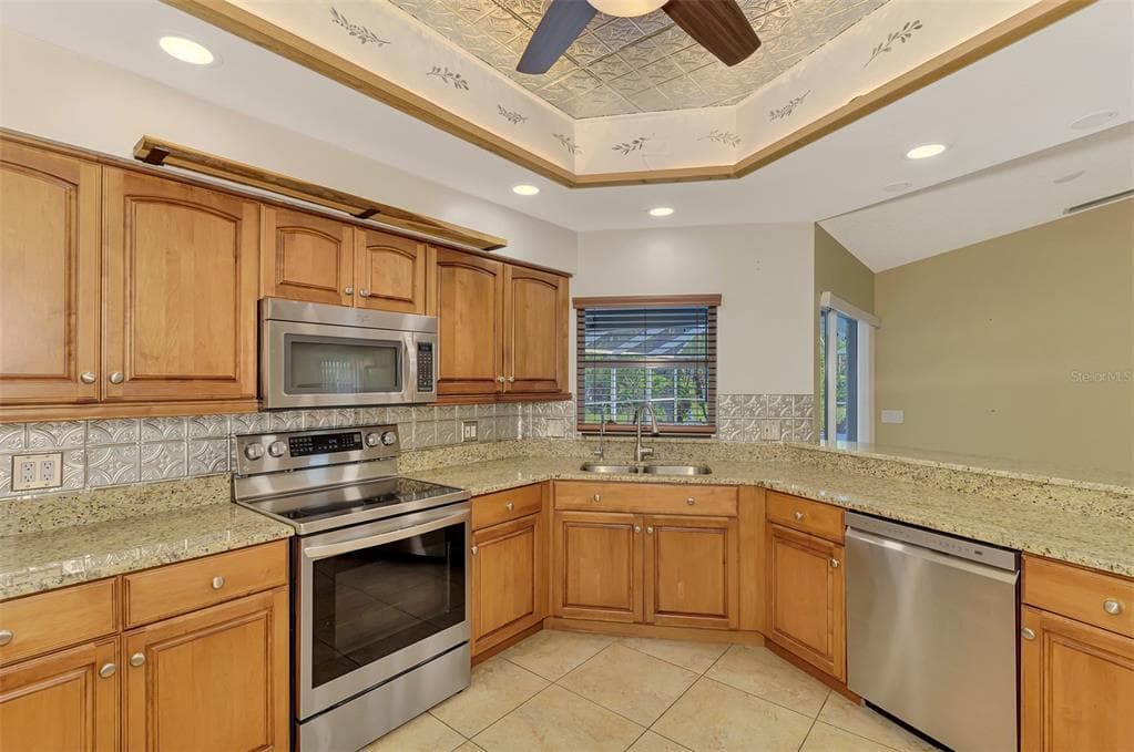 3706 SLAYTON AVENUE photo 21