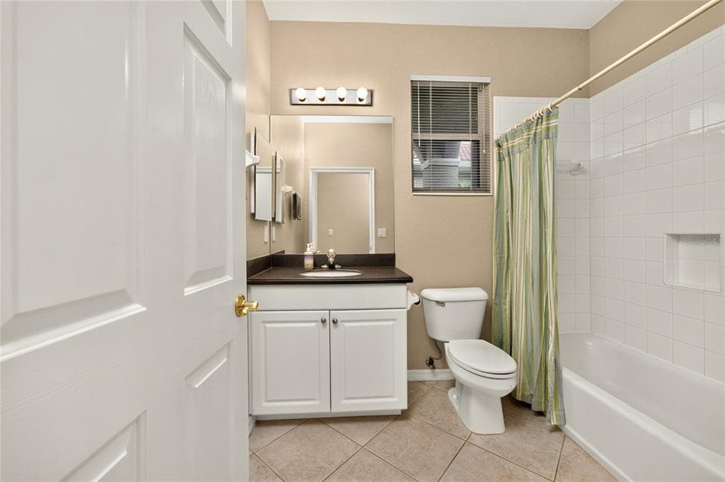 246 MESTRE PLACE photo 23