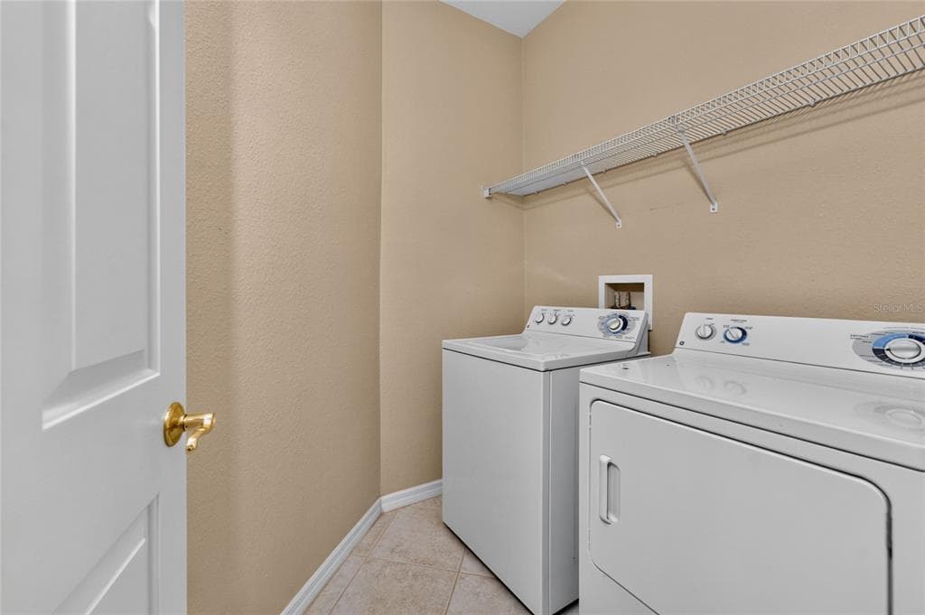 246 MESTRE PLACE photo 20