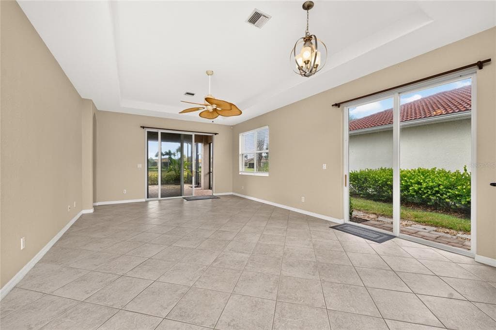 246 MESTRE PLACE photo 9