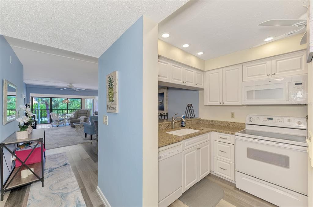 1551 BEACH ROAD 309 photo 13