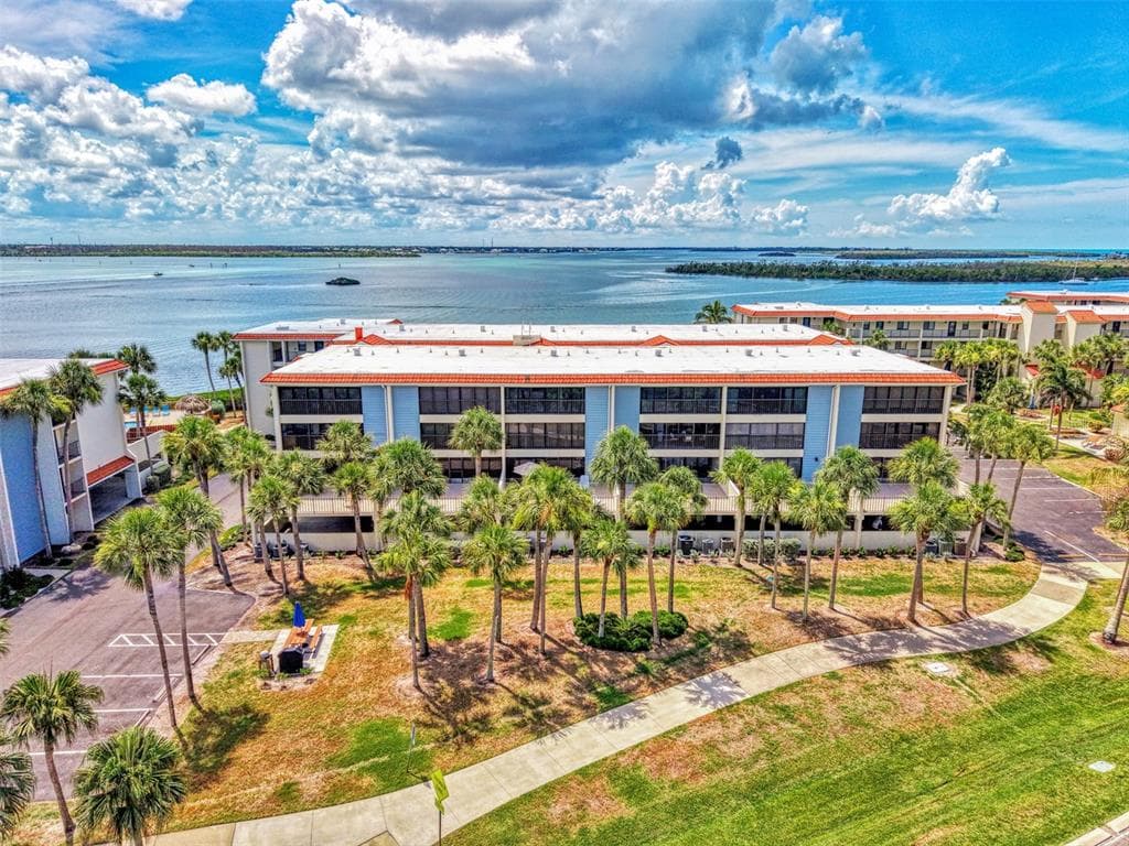 1551 BEACH ROAD 309 photo 1