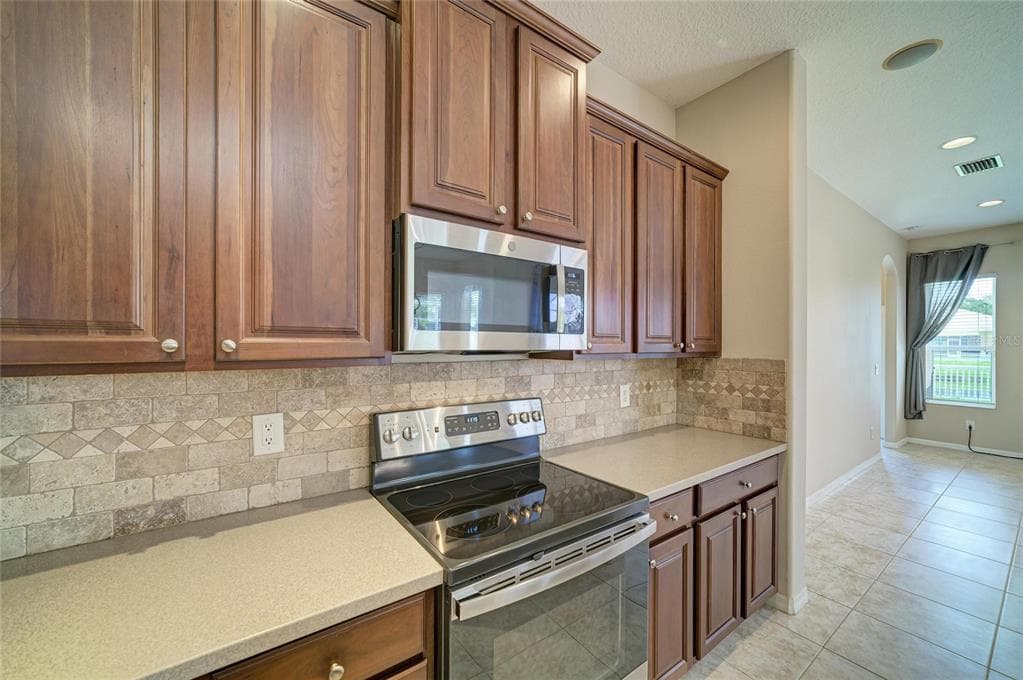 12626 30TH STREET CIRCLE E photo 6