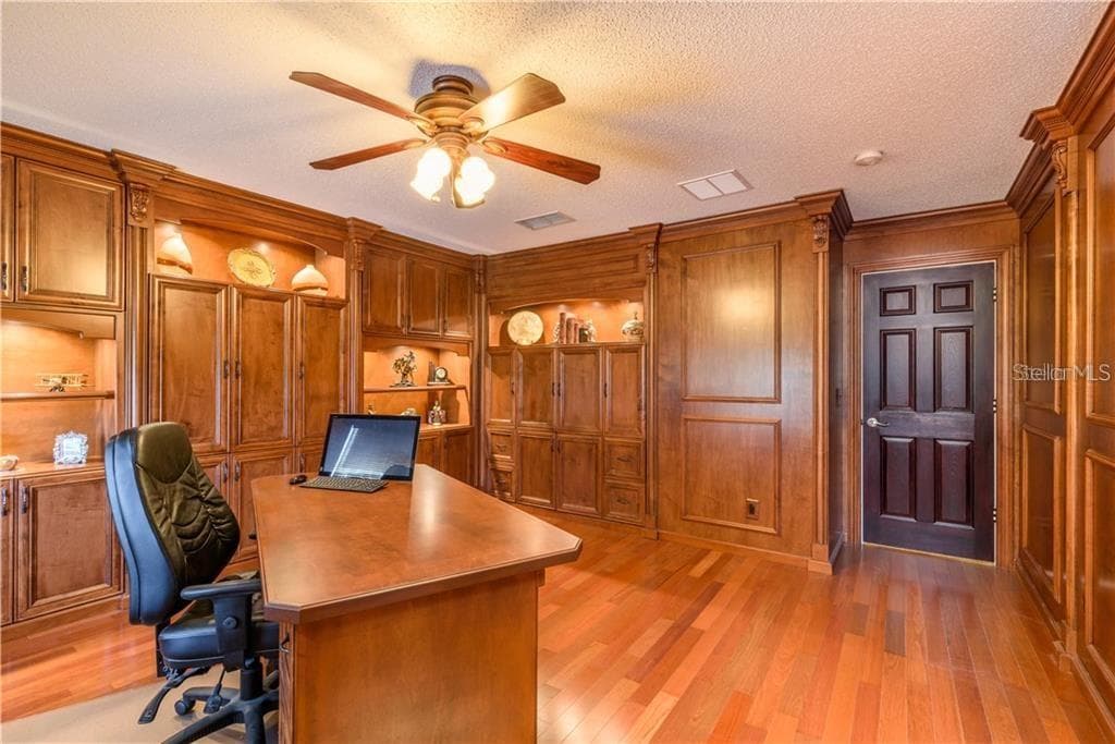 105 CEDAR HEIGHTS COURT photo 13