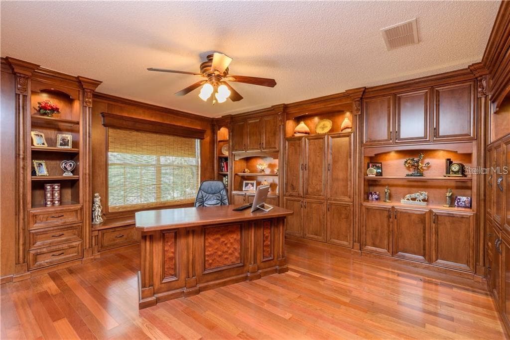 105 CEDAR HEIGHTS COURT photo 12