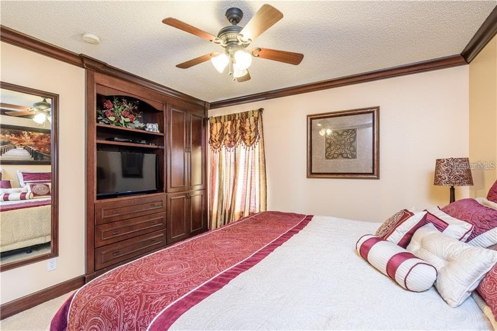 105 CEDAR HEIGHTS COURT photo 10