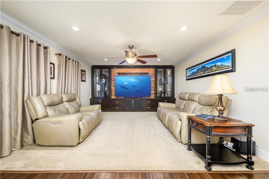 105 CEDAR HEIGHTS COURT photo 4