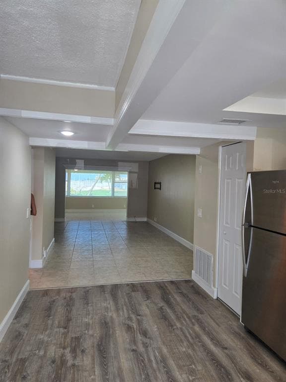 1868 SHORE DRIVE S 102 photo 23