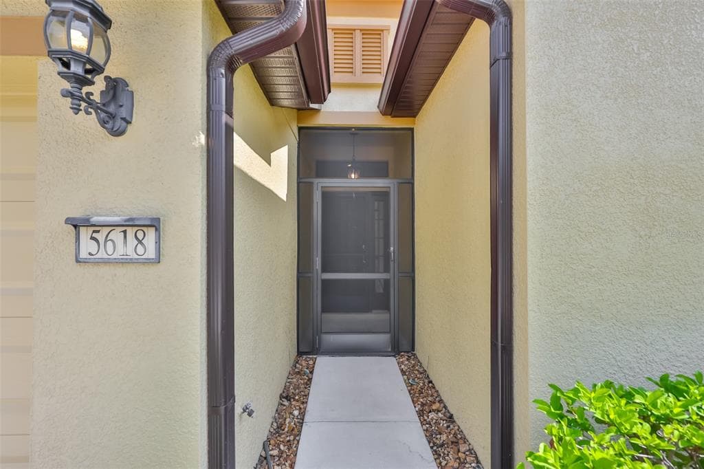5618 SUNSET FALLS DRIVE photo 8