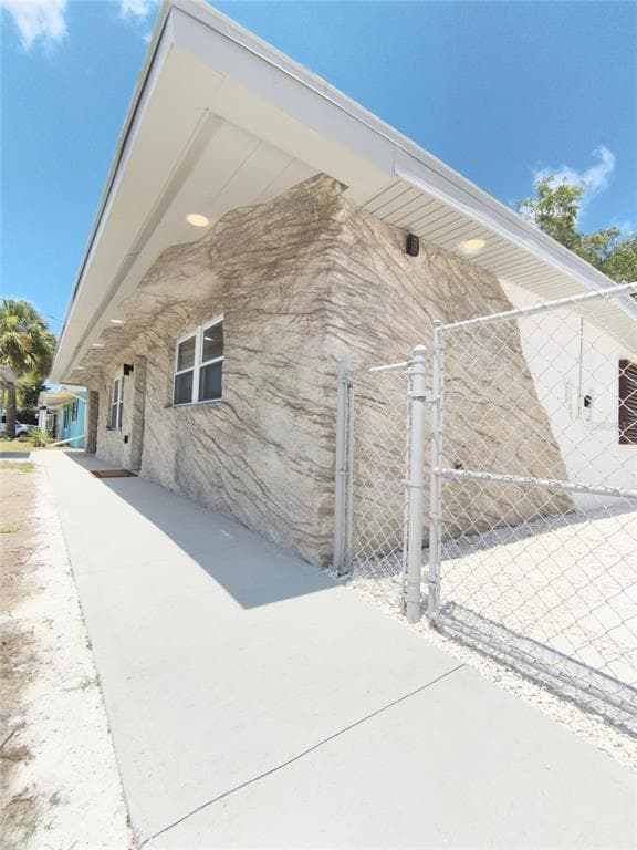 13400 CAROL DRIVE photo 18