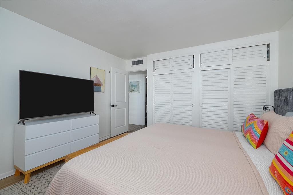 2800 N ATLANTIC AVENUE 1409 photo 4