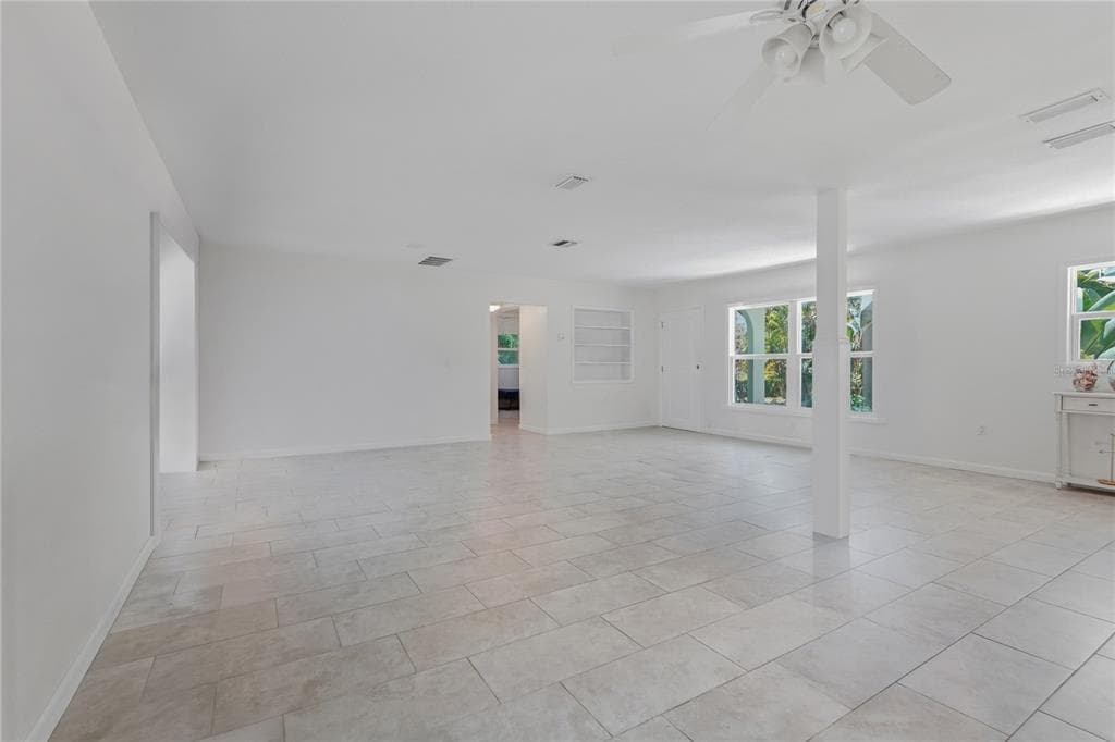 404 LAUREL LANE photo 16