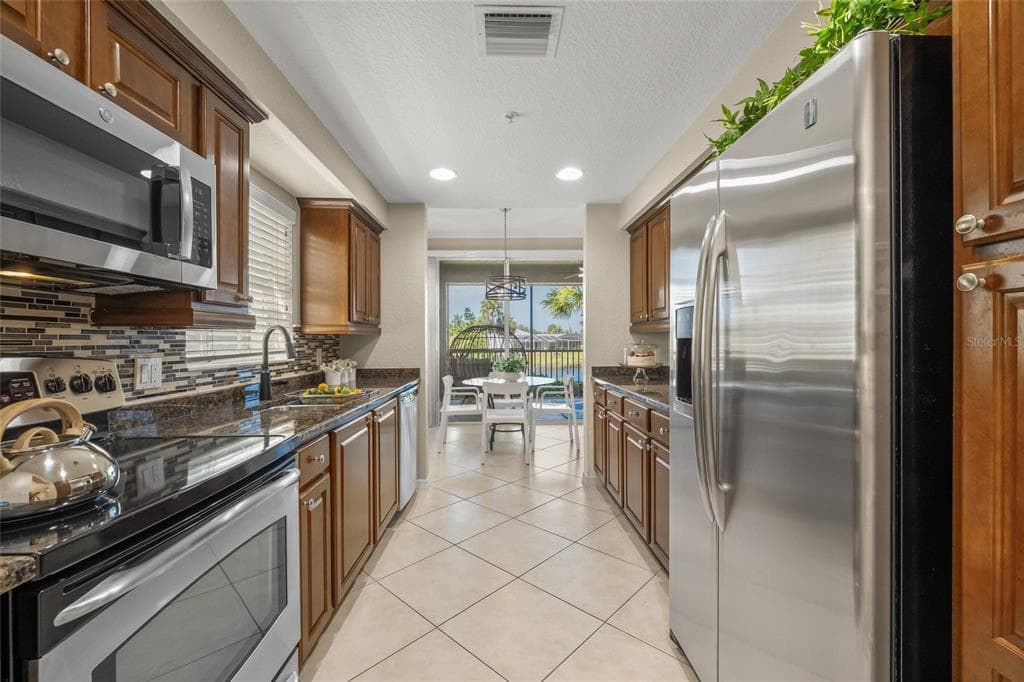 2251 JESSIE HARBOR DRIVE #2101 5