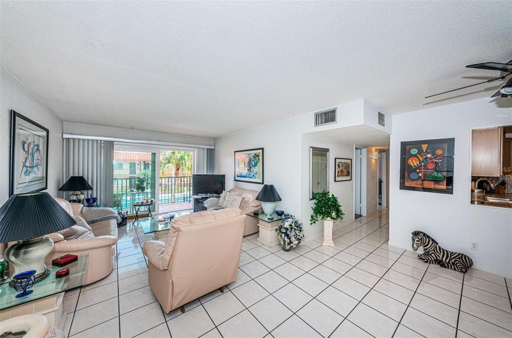 10365 PARADISE BOULEVARD 16 photo 11