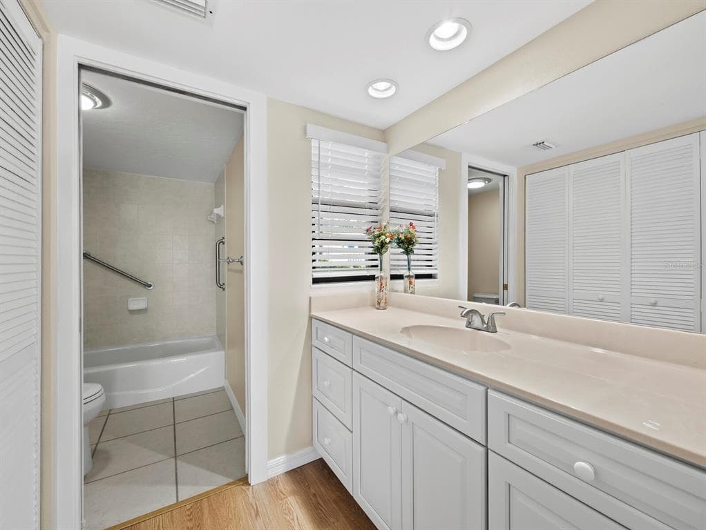 5260 GULF OF MEXICO DRIVE 413 photo 18