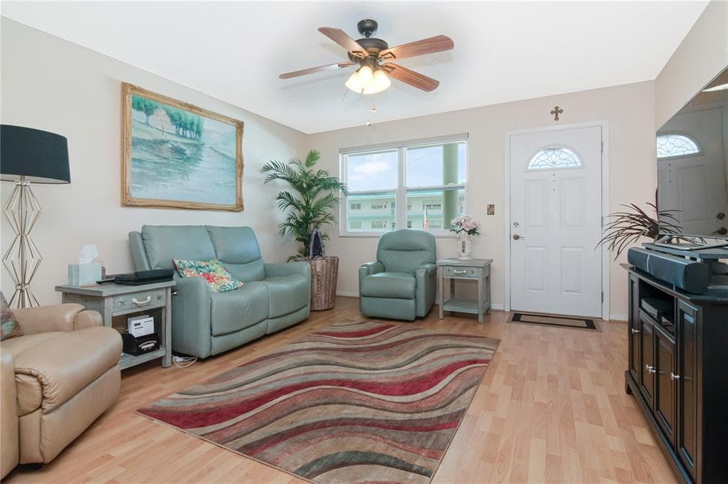 5935 30 AVENUE S 206 photo 2