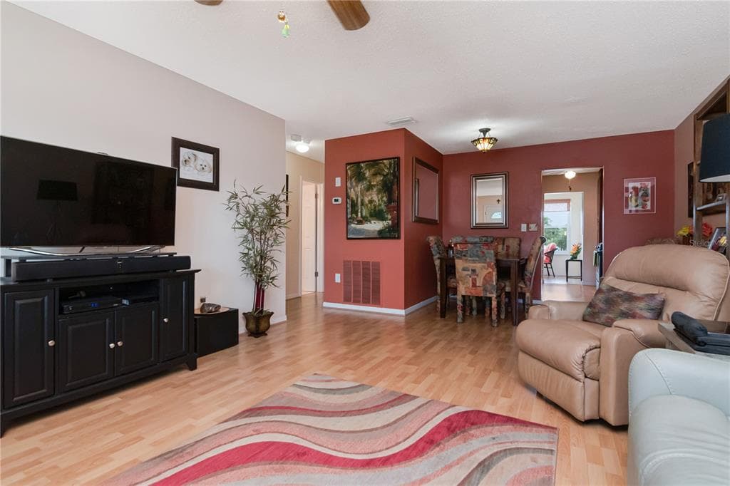 5935 30 AVENUE S 206 photo 6