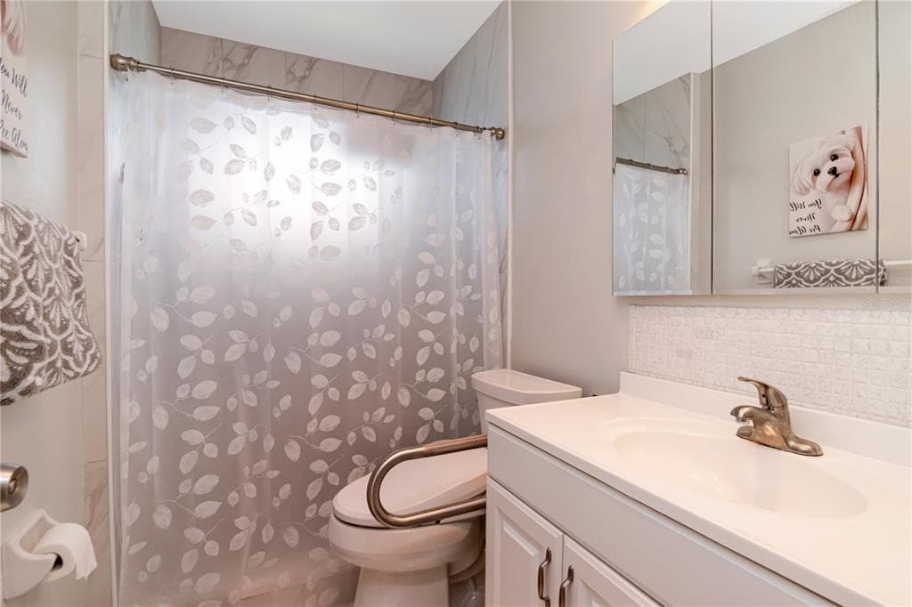 5935 30 AVENUE S 206 photo 13