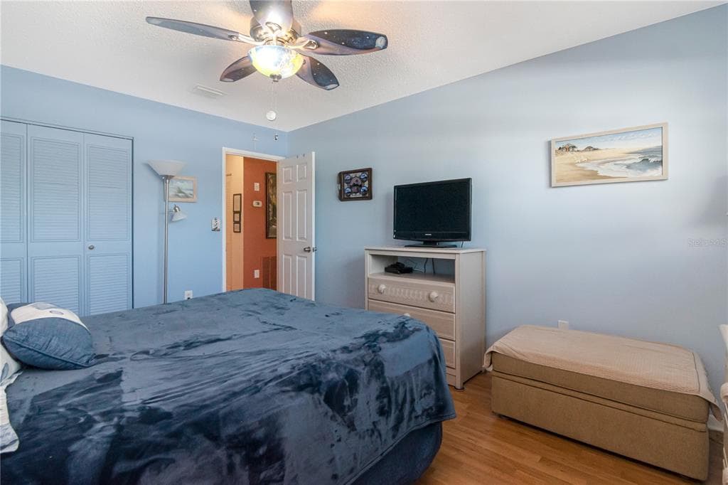 5935 30 AVENUE S 206 photo 7