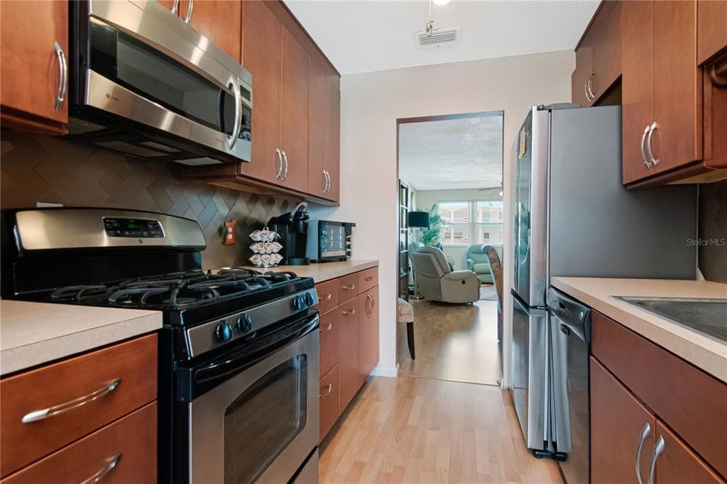 5935 30 AVENUE S 206 photo 18