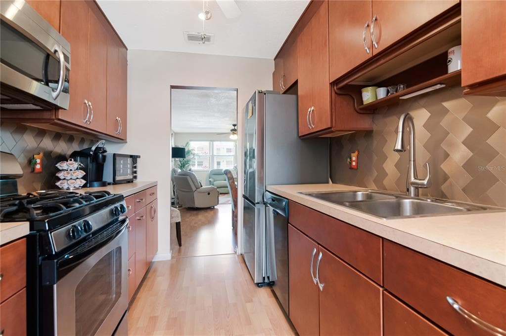 5935 30 AVENUE S 206 photo 19