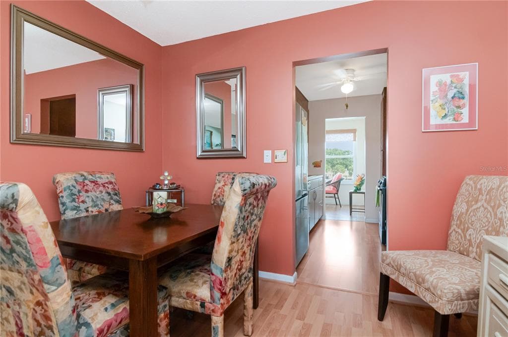 5935 30 AVENUE S 206 photo 4
