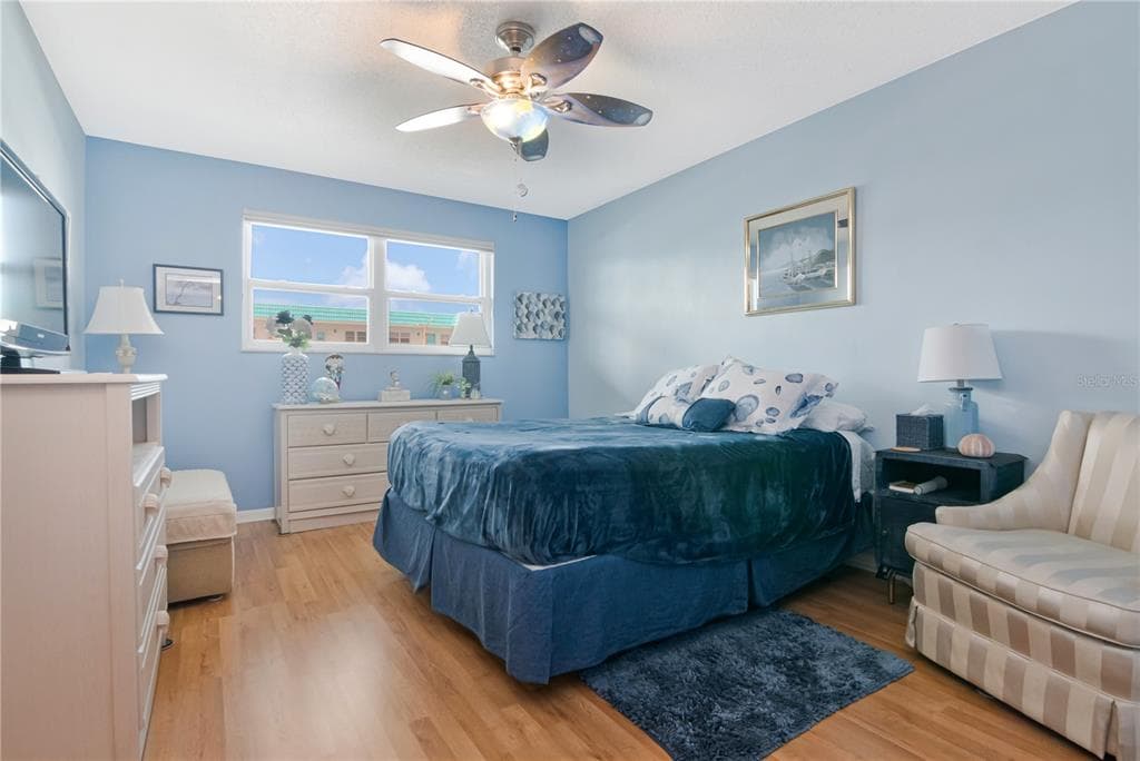 5935 30 AVENUE S 206 photo 8