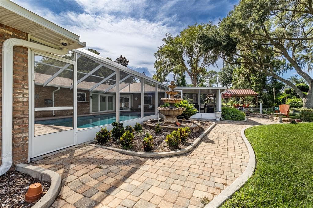 32834 LAKESHORE DRIVE photo 23