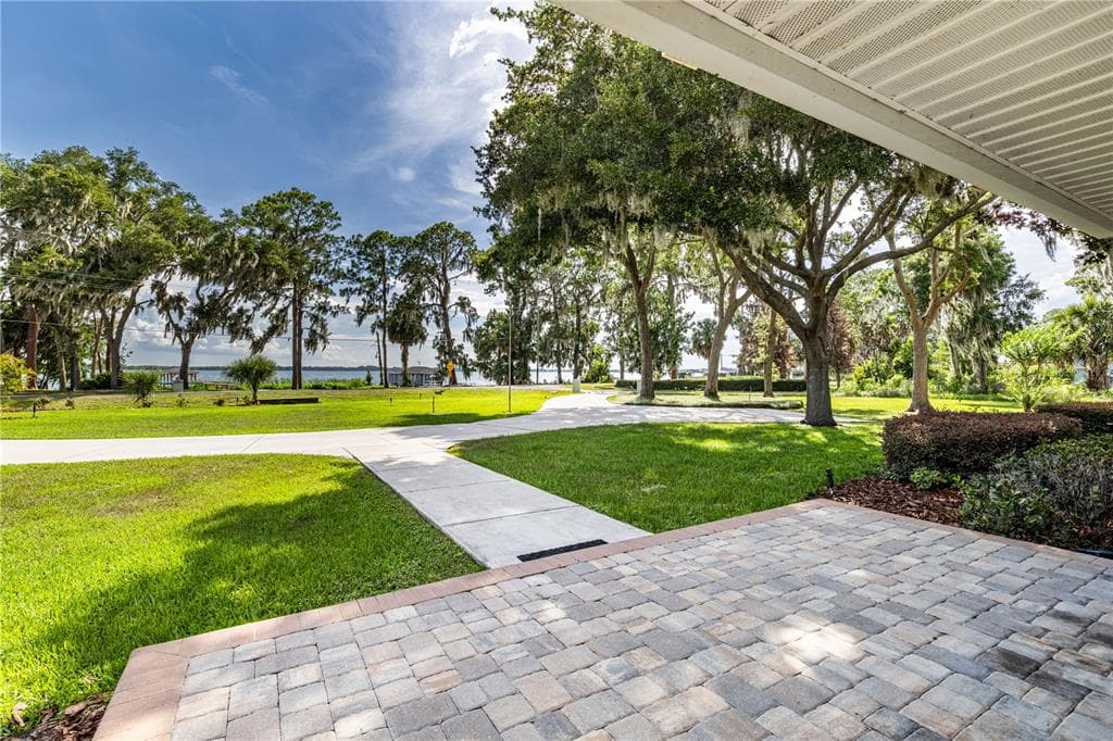 32834 LAKESHORE DRIVE photo 17