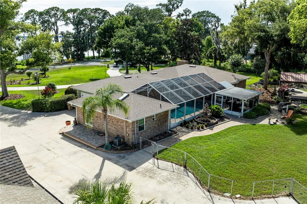 32834 LAKESHORE DRIVE photo 10